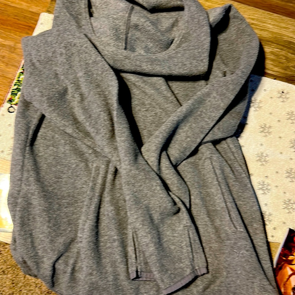 Gray fleece old navy oversized shirt hood condition only wore a few times